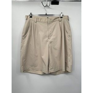 UNDER ARMOUR‎ Men’s Beige Shorts Flat Front  Size 36